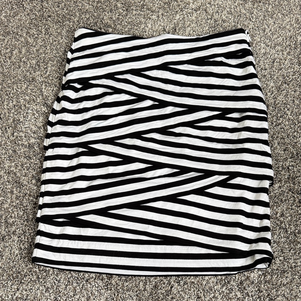 White House Black Market Zebra Stripe Pencil Skirt